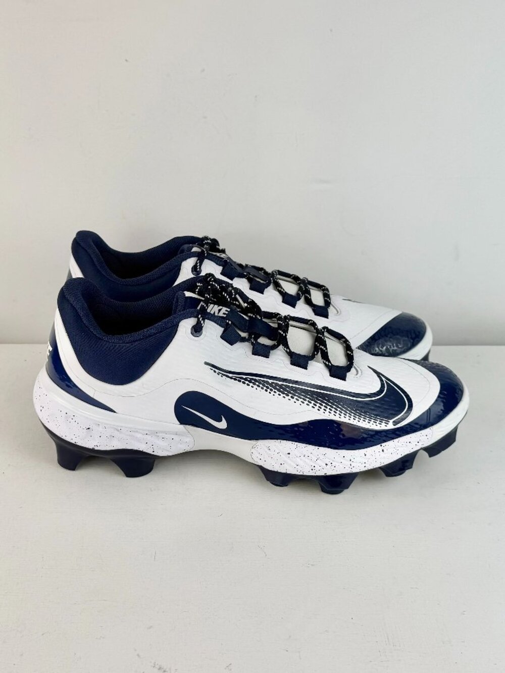 13 Men's - Nike Alpha Huarache Elite 4 Low Cleats White & Navy FD6255-107